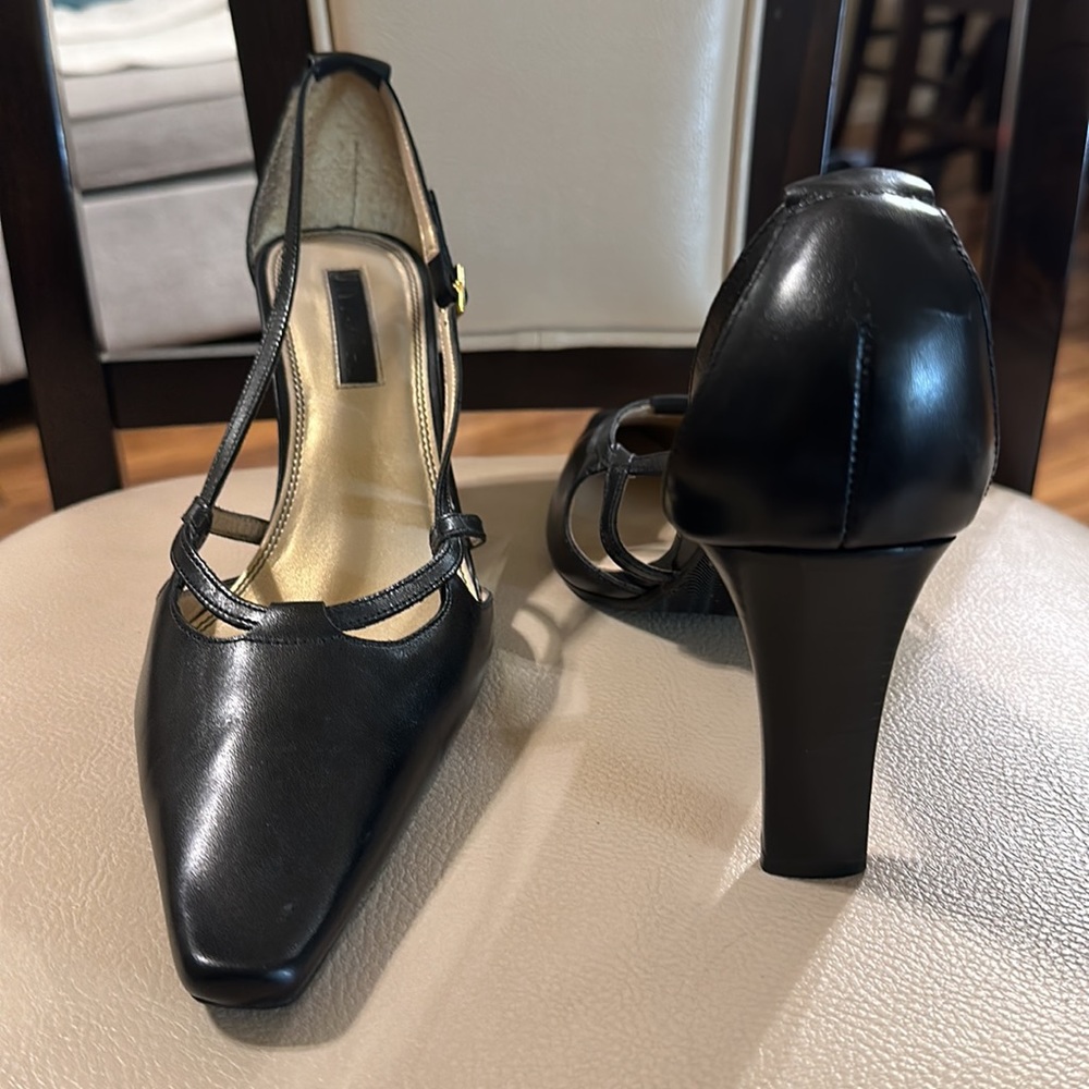 Ladies dress shoes by Unisa size 10B, worn once - Picture 4 of 7